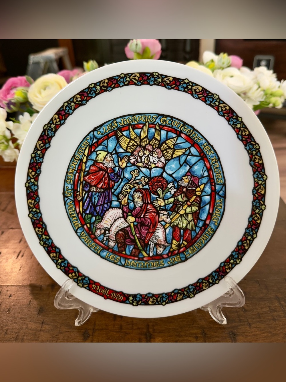 D'Arceau-Limoges Noel Vitrail 6th Edition 1980
Collector Plate  8.5” diameter
